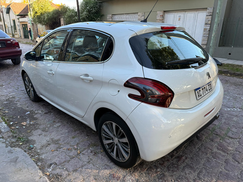 Peugeot 208 1.6 Feline Tiptronic