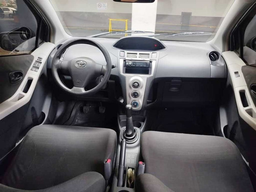 Imagen 9 de 14 de Toyota Yaris 2007 4x2 Sincrónico