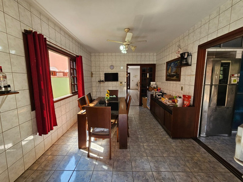 Sobrado Com Excelente Localização No Centro De Ubatuba Sp
