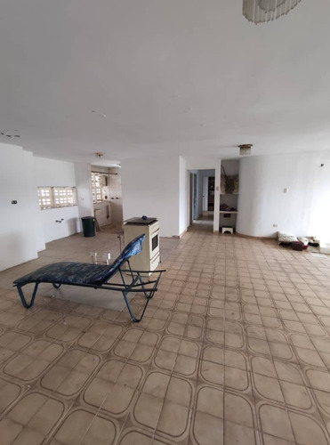 Imagen 13 de 23 de Apartamento En Venta En La Av Bolivar, Urb Los Jardines 04121994409