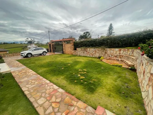 Casa Campestre Moderna Y Con Vista A Un Lago