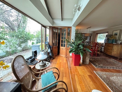 Casa En Venta De 4 Dorm. En Vitacura