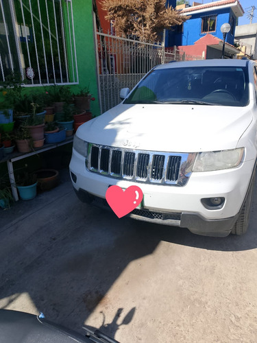 Jeep Grand Cherokee 3.6 Laredo V6 4x2 Mt