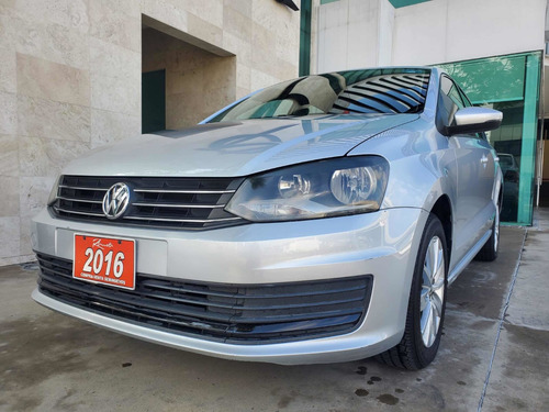 Imagen 1 de 14 de Volkswagen Vento 2016 1.6 Confortline Mt