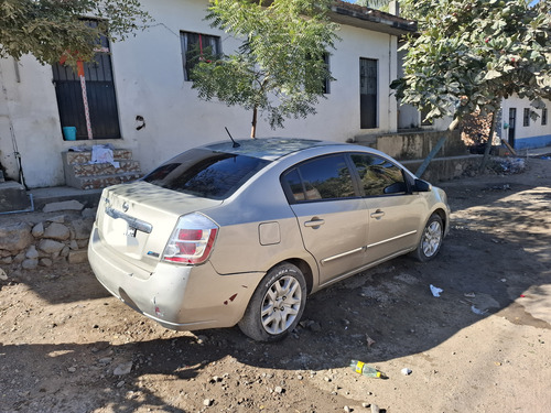 Nissan Sentra 2.0 Custom Cvt