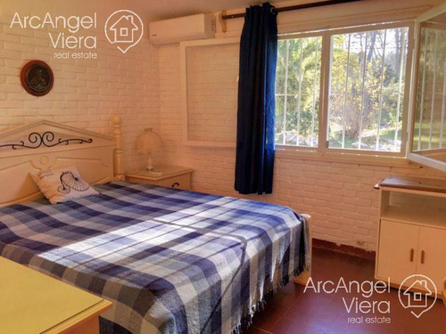 Casa Con Piscina Climatizada En Punta Del Este, Zona Shopping