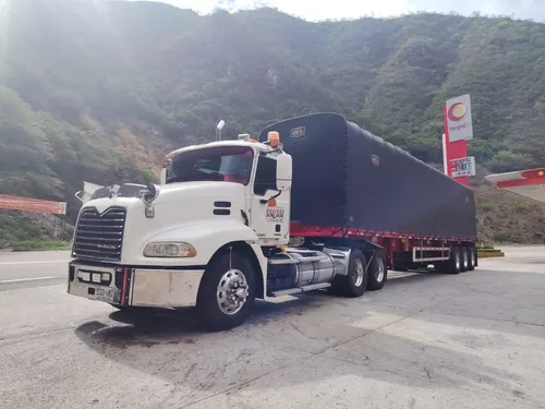 Tractocamión Mack Xcu 613