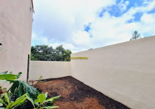 Vendo Moderno Apartamento, Dos Niveles, Dos Amplios Dormitorios, Incluye Area Para Jardin