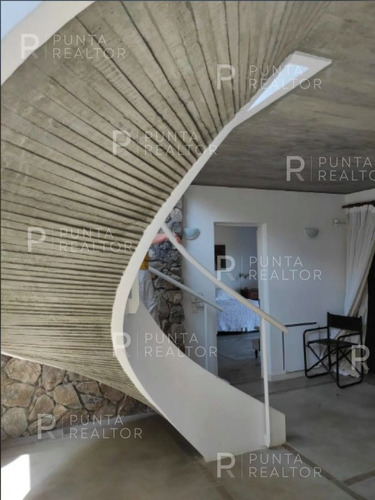 Imagen 17 de 30 de Importante Casa En Alquiler, Con Pileta, Vista Al Mar Y Muy Bien Ubicada El Chorro, Manantiales, Uruguay