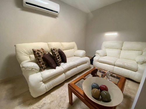 Imagen 3 de 8 de Townhouse En Venta En Milagro Norte Maracaibo Api 2384