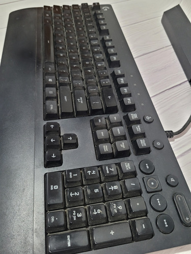 Teclado Gamer Pc Logitech G213 Prodigy Negro Español Latinoamérica (Usado)