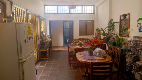 Se Vende Bella Casa En Santa Mónica Mls 25-19956