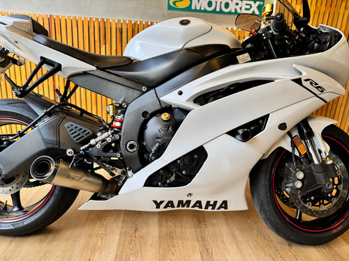 Yamaha R6