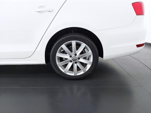 Imagem 8 de 15 de 143580 - Volkswagen Jetta 2014 Com Garantia