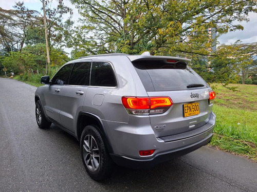 Jeep Grand Cherokee Laredo