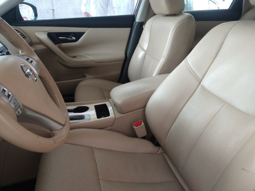 Imagen 4 de 11 de Nissan Altima Advance Color Rojo 2017