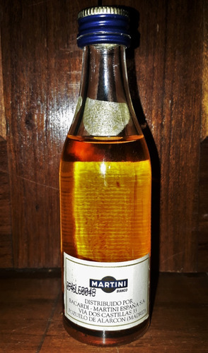 Botellita Miniatura Vermouth Martini Bianco Italia Cerrada