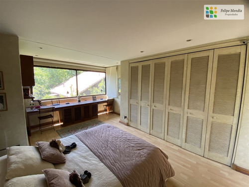 Casa En Venta De 4 Dorm. En Las Condes