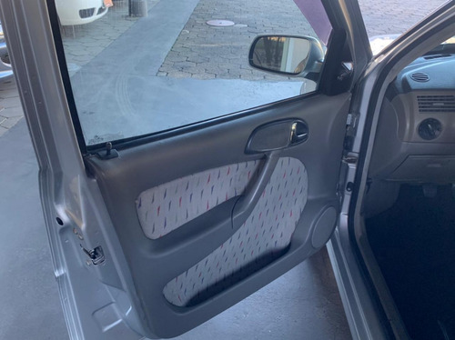 Imagem 6 de 9 de Vw Saveiro 1.8 Plus Mi