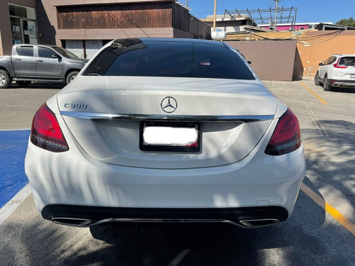 Imagen 2 de 5 de Mercedes Benz C 300