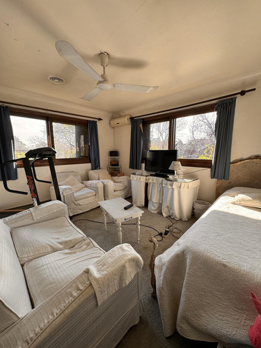 Importante Casa A Reciclar En Excelente Lote De 820 M²