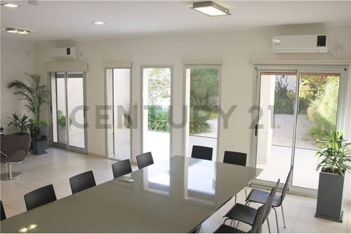 Edificio De Oficinas En Venta La Plata
