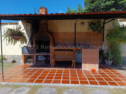 24-13391 Hermosa Casa En Venta, Urb. Los Samanes, Maracay Mord