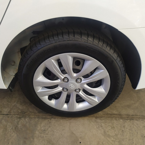 Imagem 9 de 10 de Hyundai Hb20s C.plus/c.style 1.6 Flex 16v Mec.4p Flex 2016