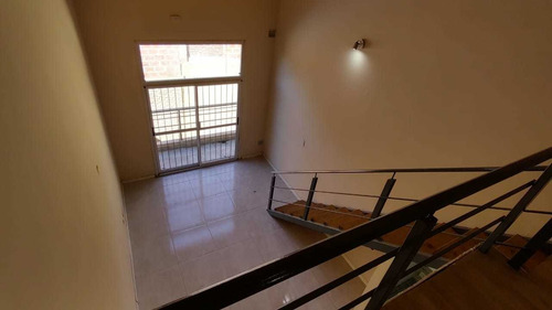 Imagen 10 de 16 de Departamento Con Cochera, Proximo A Facultad.