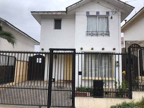 Vendo Casa En Regimiento Arica. Coquimbo.
