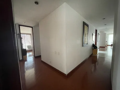 Amplio Apartamento- Excelente Ubicacion .