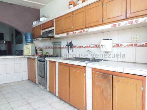Imagen 10 de 19 de Amplia Casa Lista Para Habitar Con Céntrica Ubicación. 04120656408 Mls 22-8937
