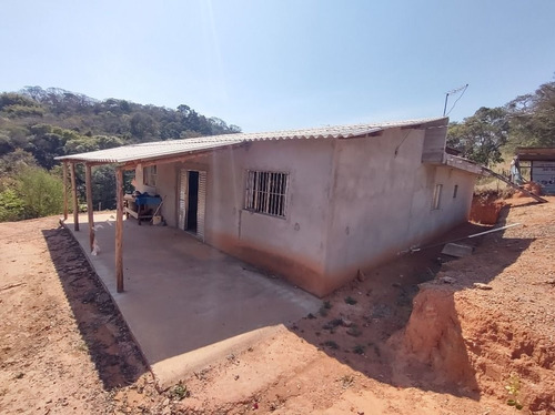 Imagem 15 de 30 de Ótima Chácara, Faltando Acabamento, Com 4 Dormitórios, Córrego, Bem Localizada, À Venda, 2000 M² Por R$ 280.000 - Rural - Socorro/sp - Ch1039