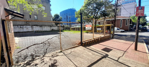 Lote Centrico En Esquina Para Desarrollo Constructivo