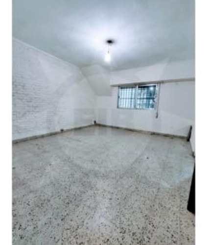 Imagen 6 de 10 de Gran Oportunidad! Casa De 2 Dormitorios En Ph | B. 7 Jefes