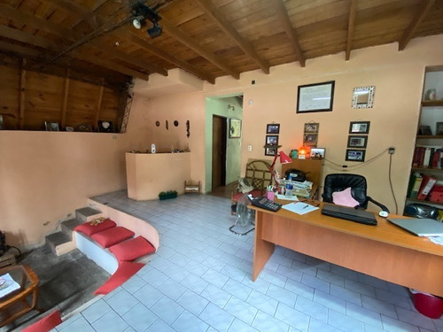 Imagen 5 de 9 de Venta - Lote Con Casa Estilo Alpina En Monte Grande!