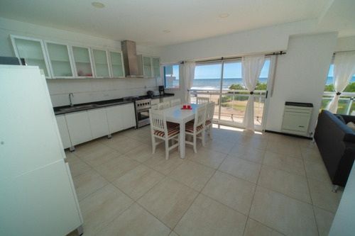 Imagen 4 de 8 de Departamento Frente Al Mar Con Servicios