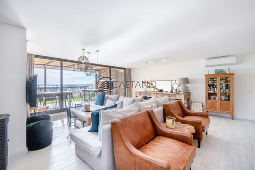 Imagen 7 de 30 de Venta De Exclusivo Departamento De Tres Dormitorios Completamente Reformado En Quartier Punta Ballena - Punta Ballena Punta Ballena