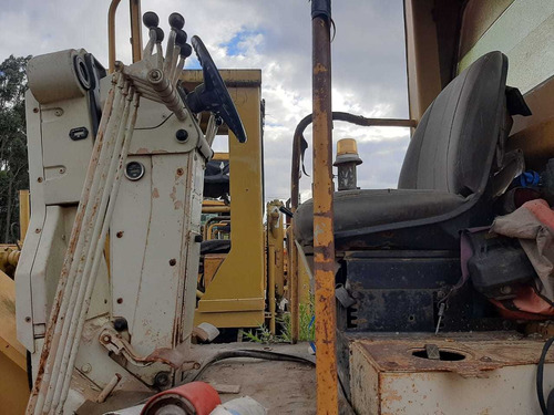 Motoniveladora Caterpillar 140g