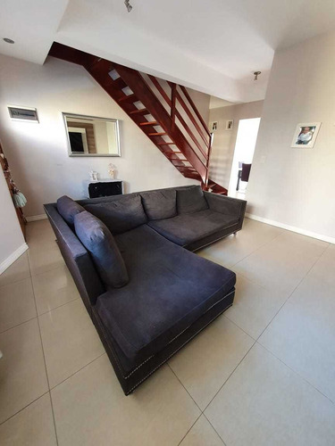 Imagen 5 de 14 de Espectacular Triplex Con Cochera Y Patio Privado Monte Grand