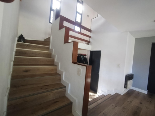 Casa En Excelente Estado, Con Un Lote Al Golf Único De 930 M² Con 40 Mts De Frente