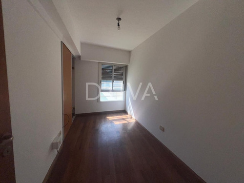 Semipiso En Edificio Building Dos Dormitorios - 44 E/ 16 Y 17 - La Plata