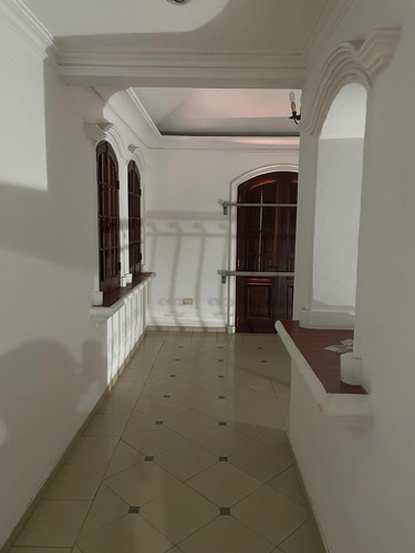 Casa De 4 Hab, Una En Suite