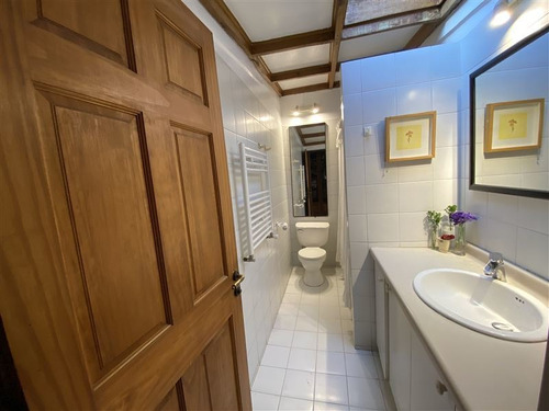 Casa En Venta De 4 Dorm. En Las Condes