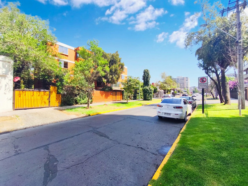 Departamento Con 2 Dormitorios Y Estacionamiento Metro Ñuñoa