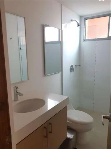 Vendo Apartamento Con Terraza En El Poblado- Los Balsos, Medellin.