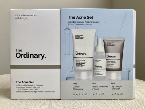 O conjunto The Ordinary The Acne inclui 3 produtos de purificação tipo de pele mista