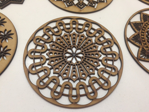 Imagen 9 de 10 de Mandala Souvenir Laser De Fibrofacil Somos Fabricantes 15cm