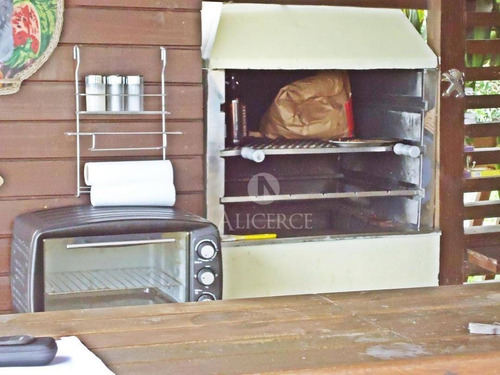Imagem 16 de 30 de Casa Com Vista Mar Na Agronômica, Florianópolis - . - Ca0250