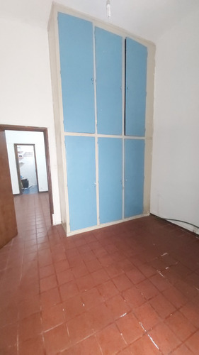 Local + Departamento 2 Amb Chico Planta Baja Con Patio